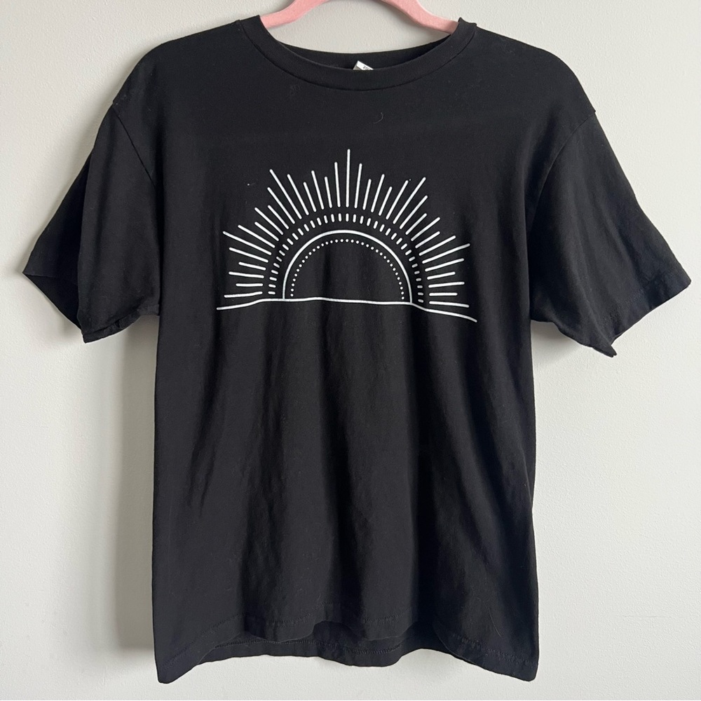 Black Graphic T-Shirt, Sunbeam, Size Medium